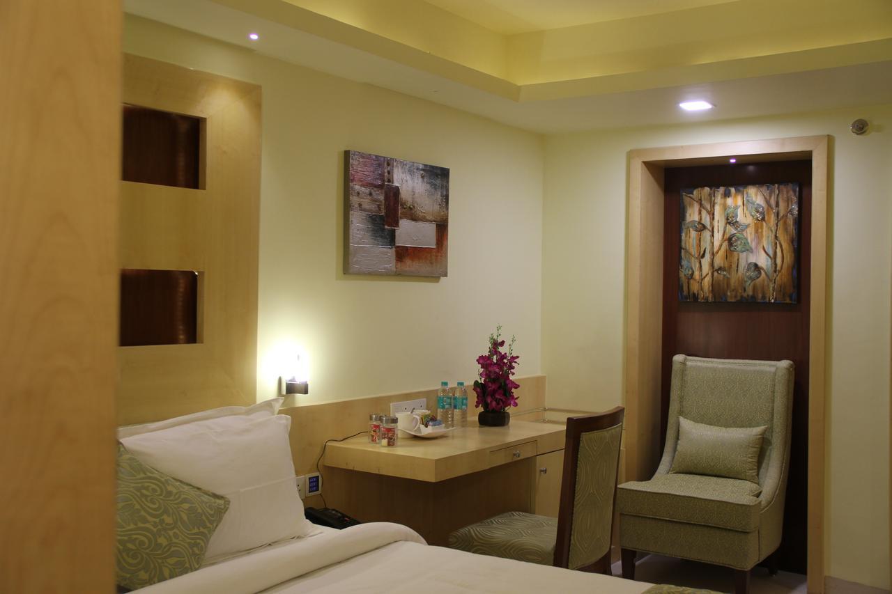 Golden Gate Hotel Indore Exterior foto