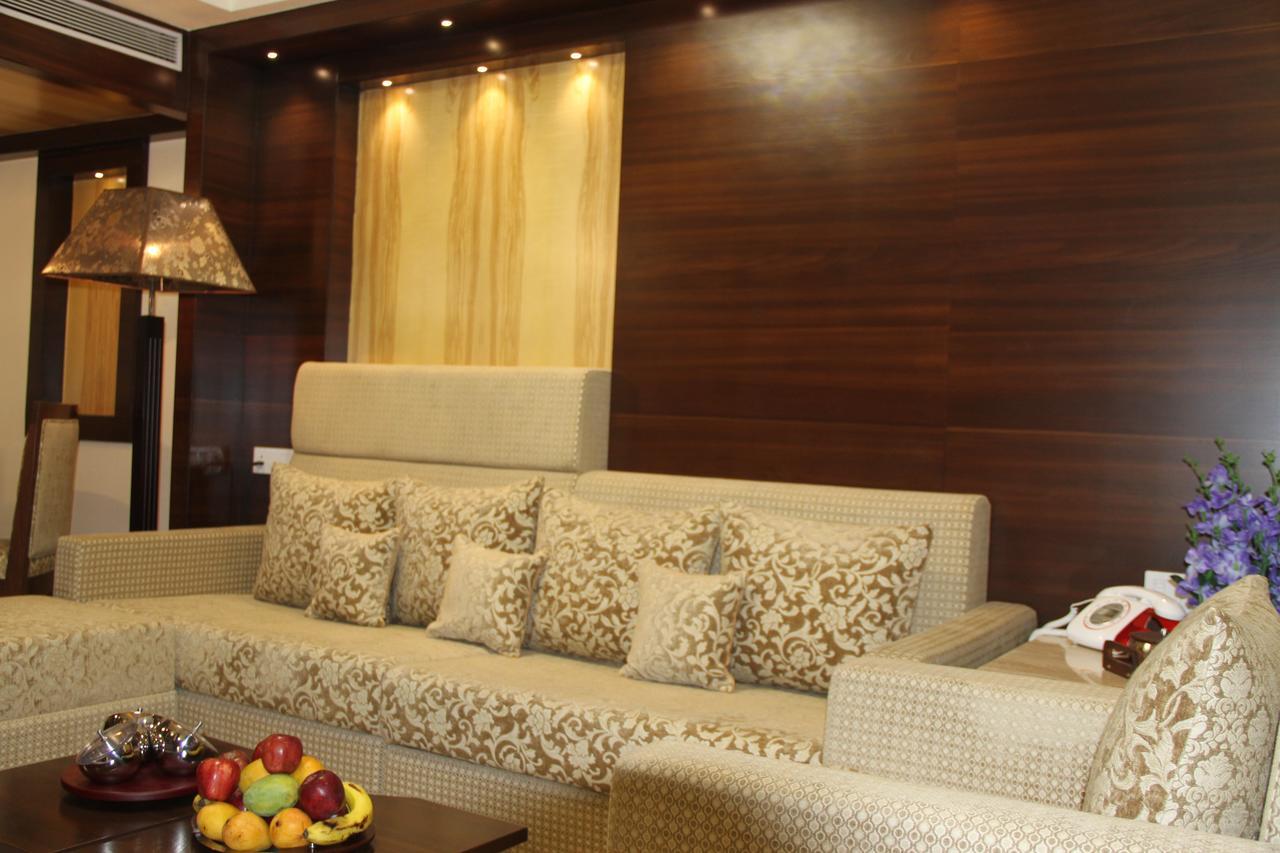 Golden Gate Hotel Indore Exterior foto