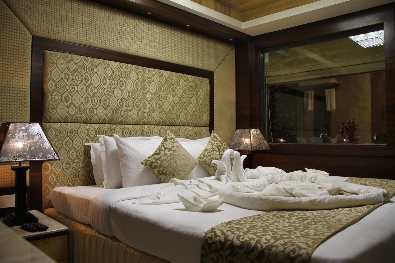 Golden Gate Hotel Indore Exterior foto