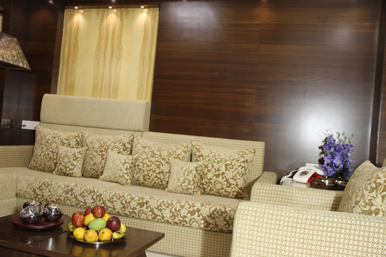 Golden Gate Hotel Indore Exterior foto