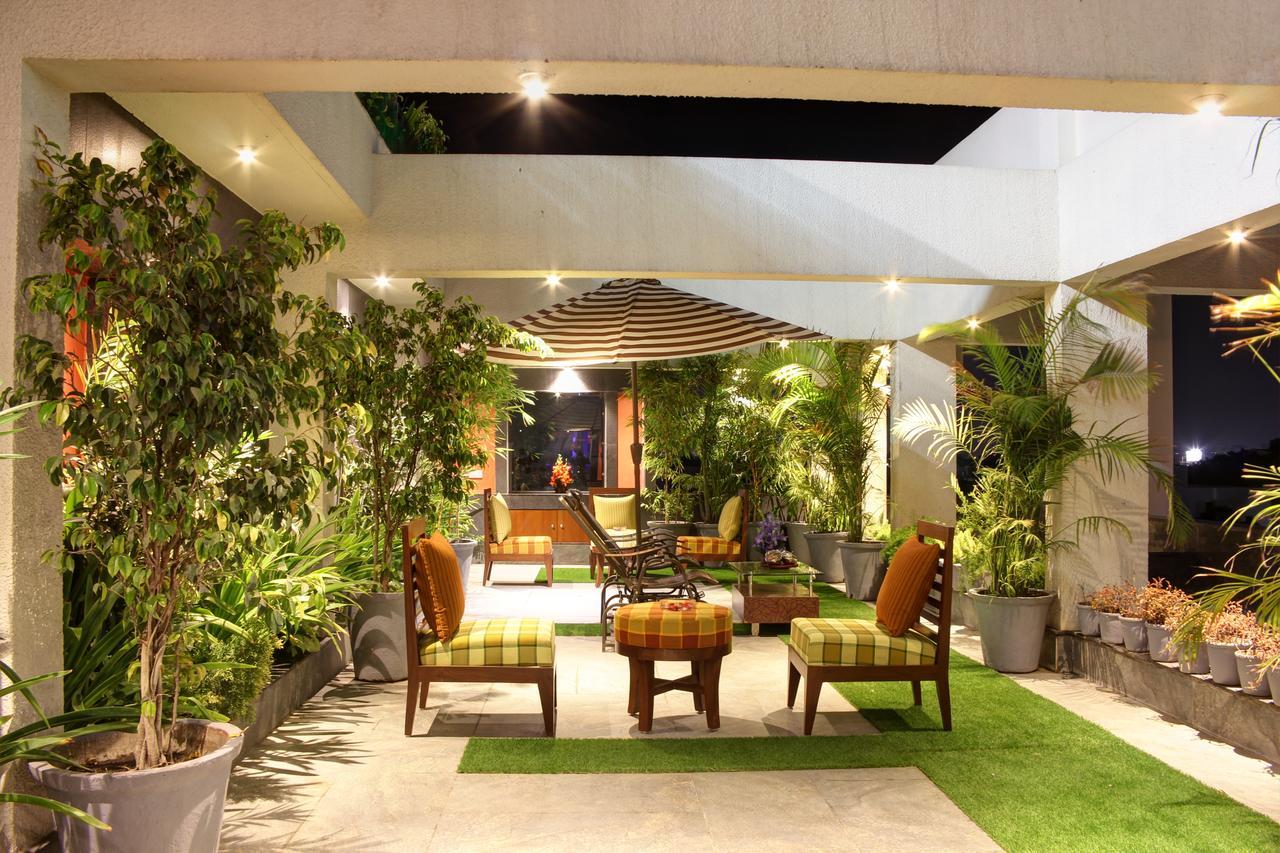 Golden Gate Hotel Indore Exterior foto