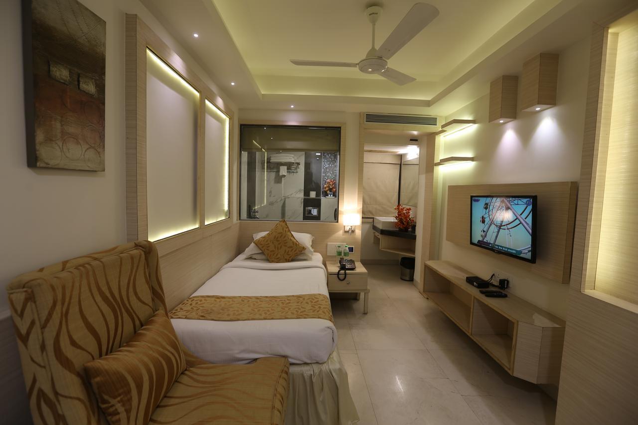 Golden Gate Hotel Indore Exterior foto